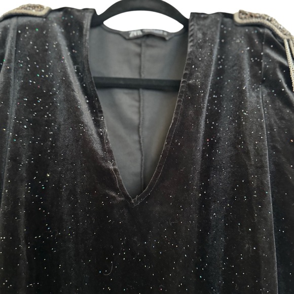 Beautiful Zara black velvet bodysuit worn once/ shoulder pads - Picture 6 of 7